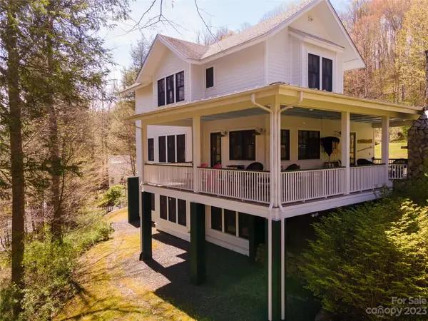 95 White Water DR, Bakersville, NC 28705