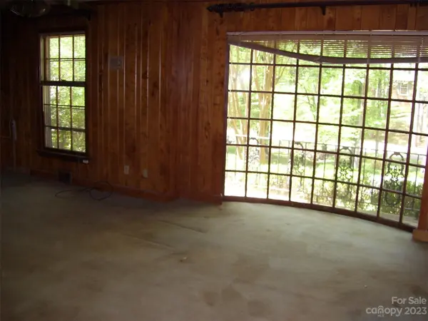 100 Old Heritage RD, Kannapolis, NC 28081