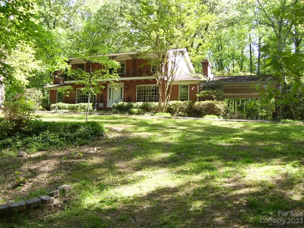 100 Old Heritage RD, Kannapolis, NC 28081