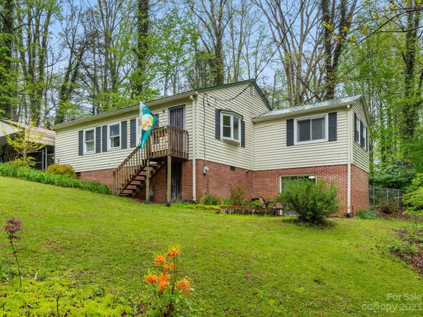 152 Forest Hill CIR,  Brevard,  NC 28712