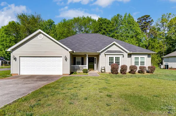 417 Linsbury CT, Gastonia, NC 28056
