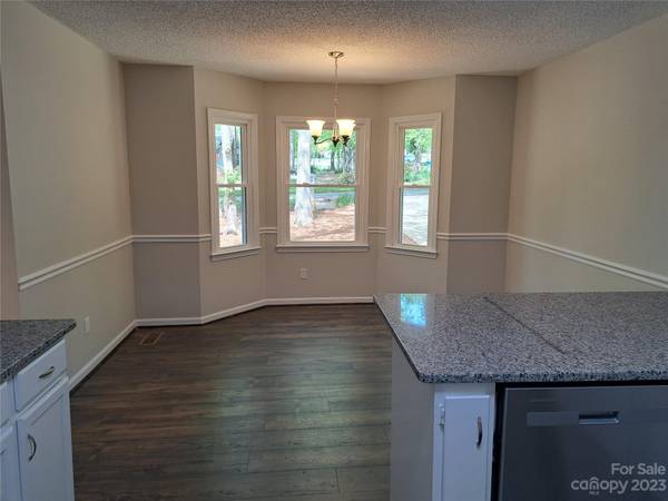 1282 Canseco LN, Hickory, NC 28602