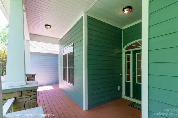 114 White Water DR, Hendersonville, NC 28792