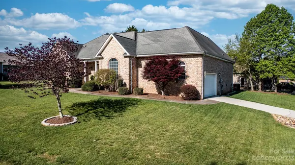 15 Frost LN, Taylorsville, NC 28681