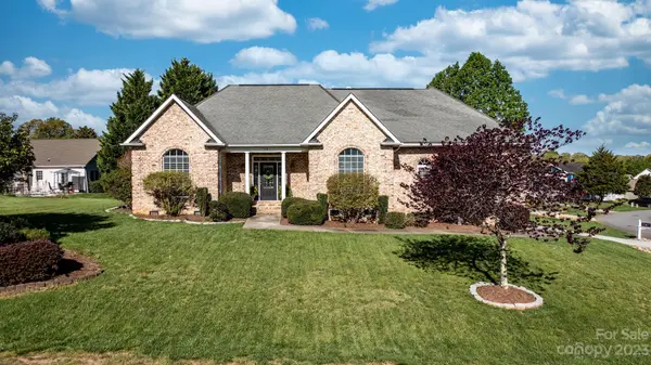 15 Frost LN, Taylorsville, NC 28681