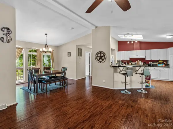 1689 Dawnview LN, Lincolnton, NC 28092