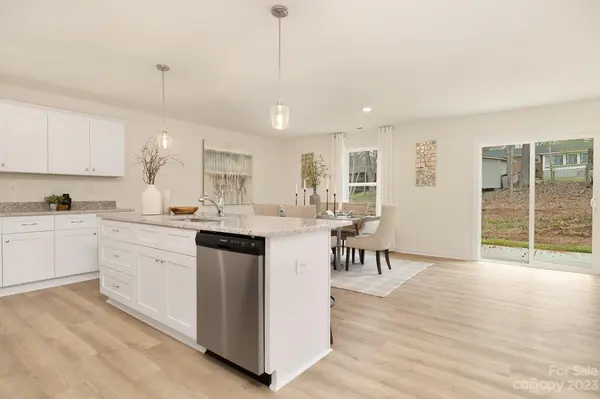 1517 Riveroaks LN, Lancaster, SC 29720