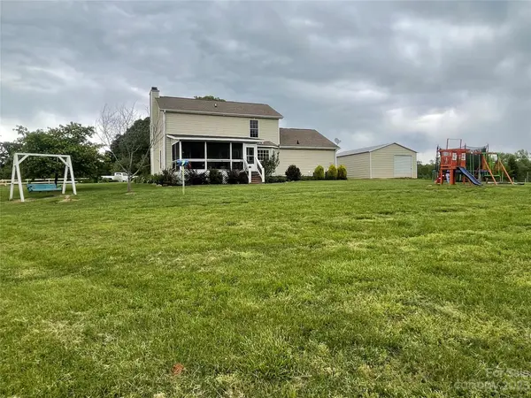 5020 Buckland LN, Bessemer City, NC 28016
