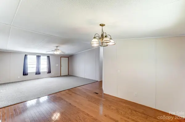 3572 Woodstream DR, Maiden, NC 28650