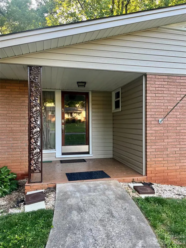1969 11th Street CT NW, Hickory, NC 28601
