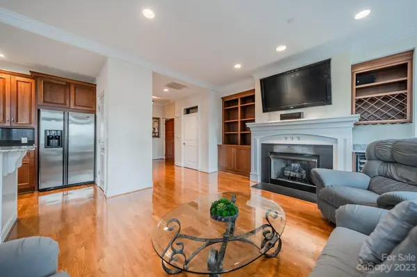 435 S Tryon ST #600, Charlotte, NC 28202