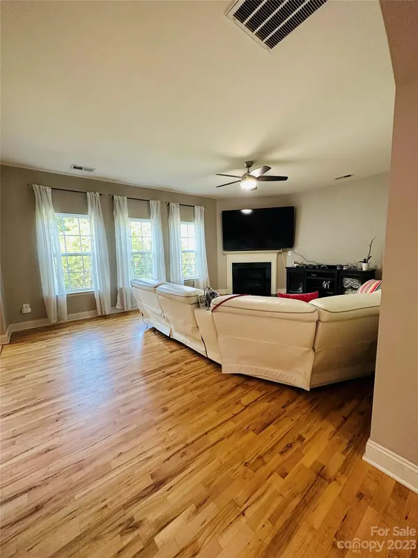 3913 Franklin Meadows DR, Matthews, NC 28105