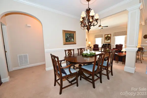 806 3rd ST NE, Conover, NC 28613