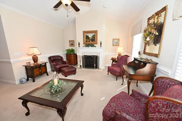 806 3rd ST NE, Conover, NC 28613