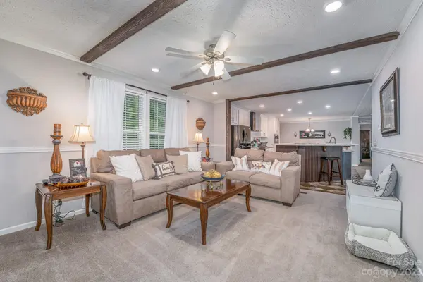 35 Flat Creek DR, Lake Toxaway, NC 28747