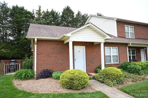 102 NE Brandywine DR NE, Conover, NC 28613