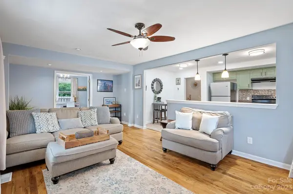 1235 Effingham RD, Charlotte, NC 28208