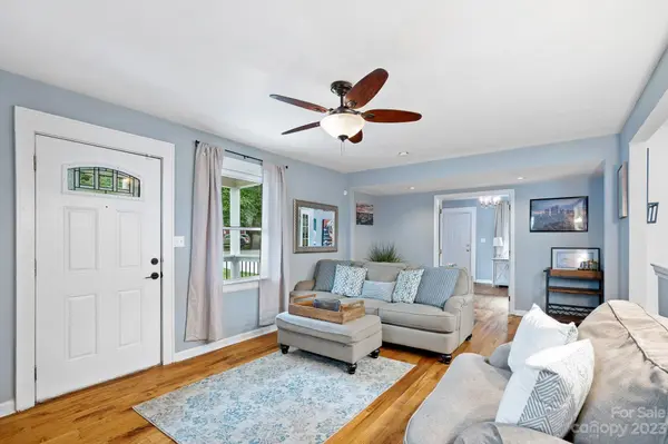 1235 Effingham RD, Charlotte, NC 28208