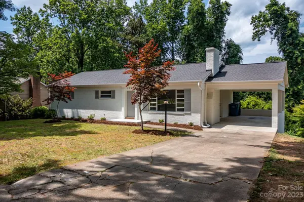 124 28th Avenue DR NW, Hickory, NC 28601