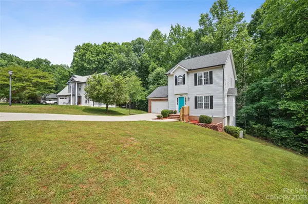 7183 Oxford Bluff DR, Stanley, NC 28164
