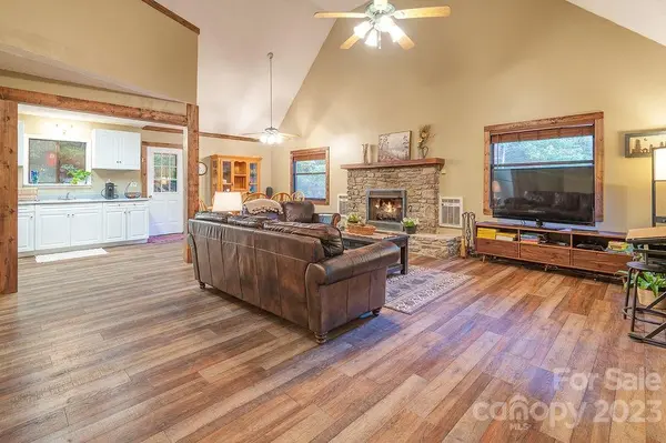 176 Nix Creek RD, Canton, NC 28716