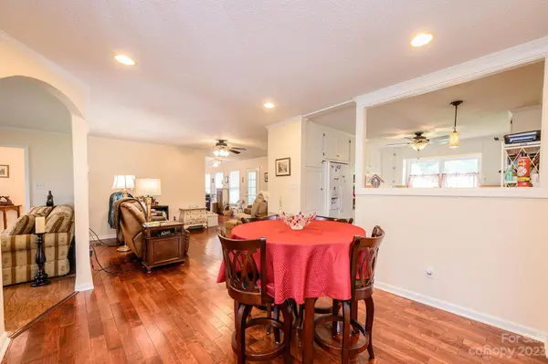 5222 Olde School DR, Hickory, NC 28602