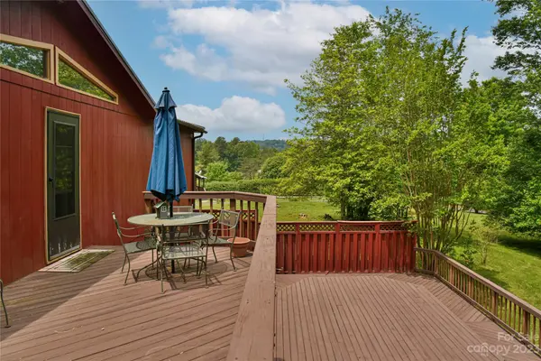 423 Mountain Haven DR, Mars Hill, NC 28754