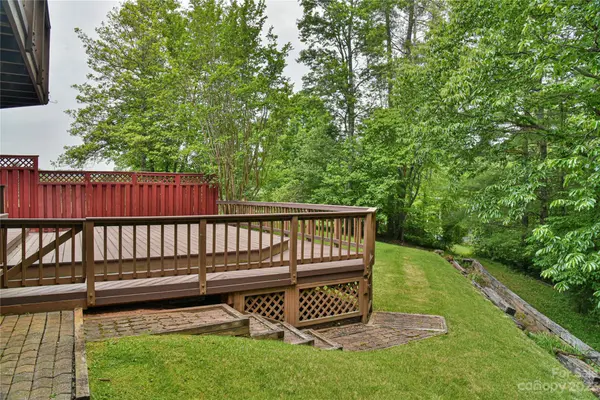 423 Mountain Haven DR, Mars Hill, NC 28754