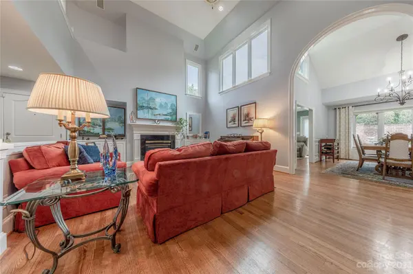 5619 Ballinard LN, Charlotte, NC 28277