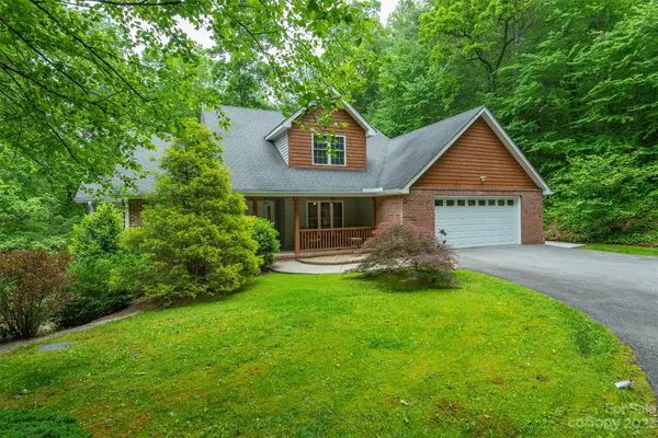 15 Grenadier CT,  Candler,  NC 28715