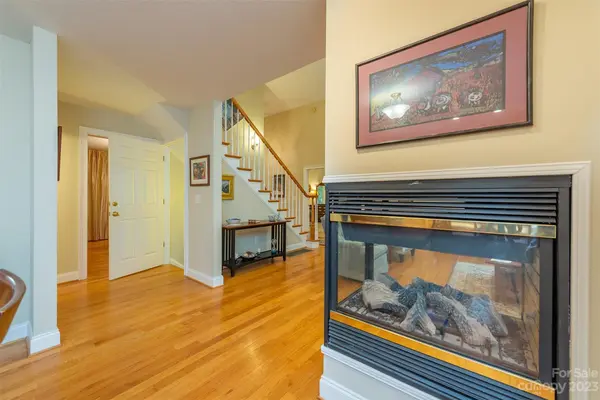 15 Grenadier CT, Candler, NC 28715