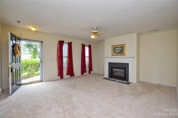 508 Peach Orchard DR, Browns Summit, NC 27214