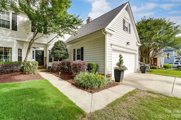 8428 Delberry LN, Charlotte, NC 28277