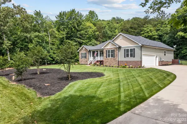 8800 Dog Leg RD, Sherrills Ford, NC 28673