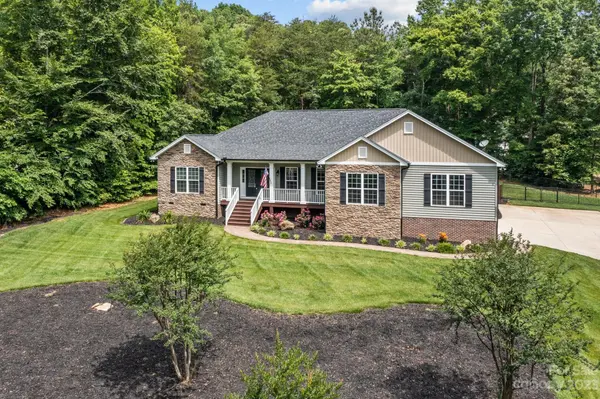 8800 Dog Leg RD, Sherrills Ford, NC 28673