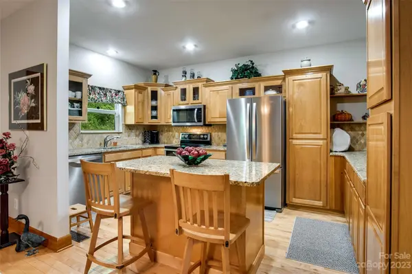 261 Stonehaven DR, Cullowhee, NC 28723
