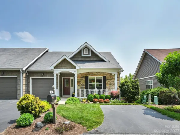 49 Headwater DR,  Laurel Park,  NC 28739