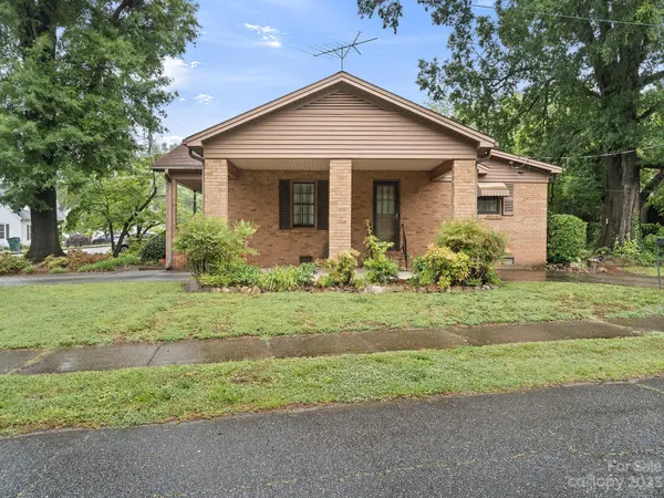 757 S Main AVE, Newton, NC 28658