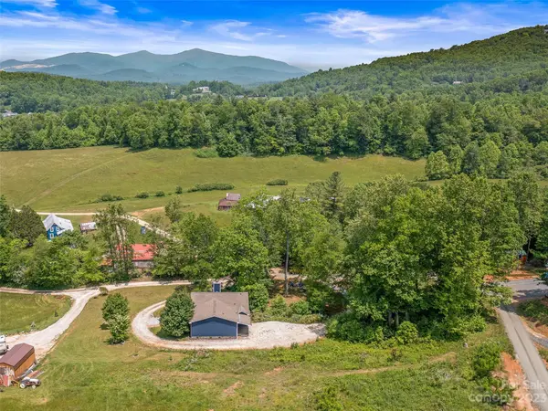 12 Shangrila TRL, Spruce Pine, NC 28777