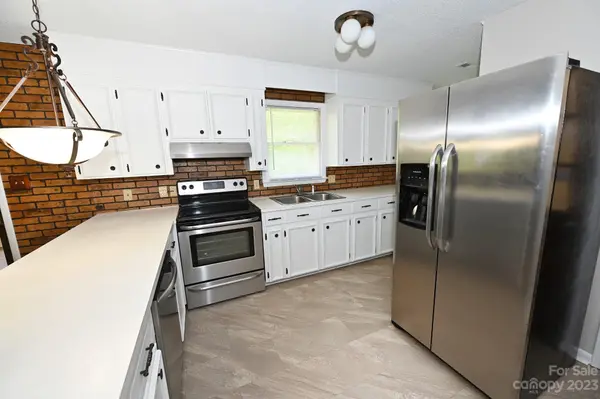 1960 Wall ST, Morganton, NC 28655