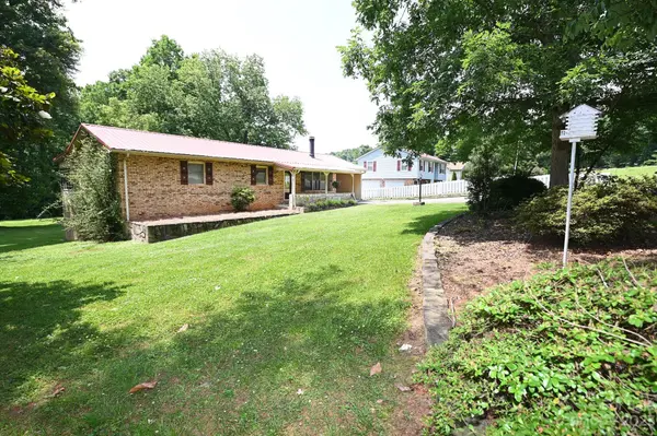 1960 Wall ST, Morganton, NC 28655