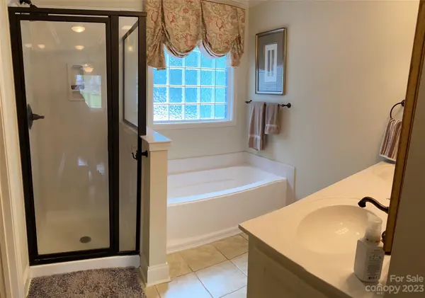 2215 Wednesbury CT, Kannapolis, NC 28083