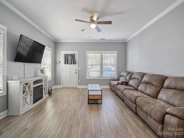 1076 20th ST NE #8, Hickory, NC 28601