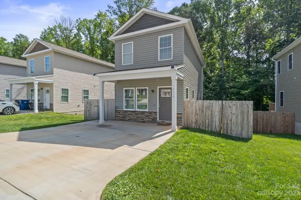 1076 20th ST NE #8, Hickory, NC 28601
