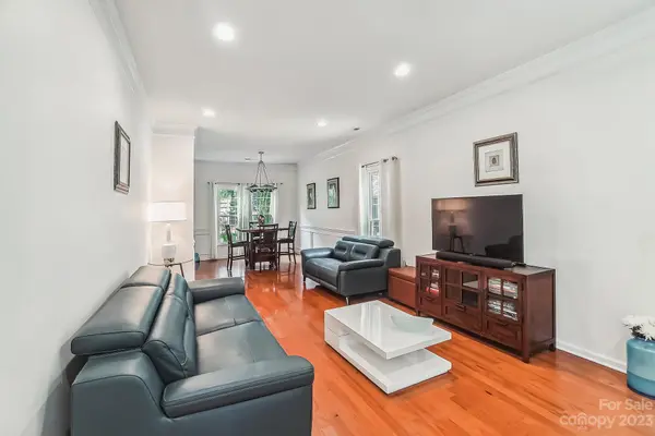 8819 Glade CT, Huntersville, NC 28078