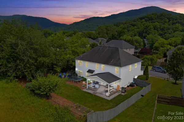 48 Woodfern RD, Fletcher, NC 28732