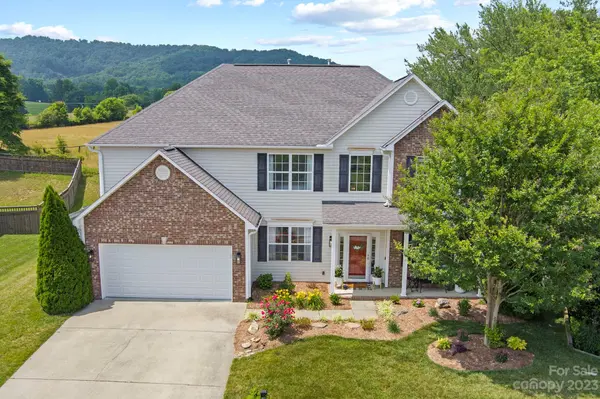 48 Woodfern RD, Fletcher, NC 28732
