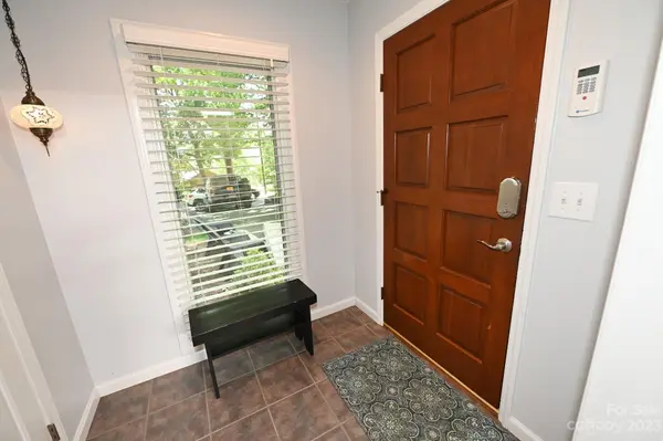 1783 12th ST NE, Hickory, NC 28601