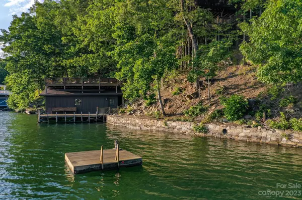 128 Sunset LN, Lake Lure, NC 28746