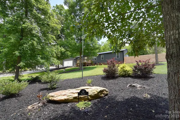 140 Paradise LN, New London, NC 28127